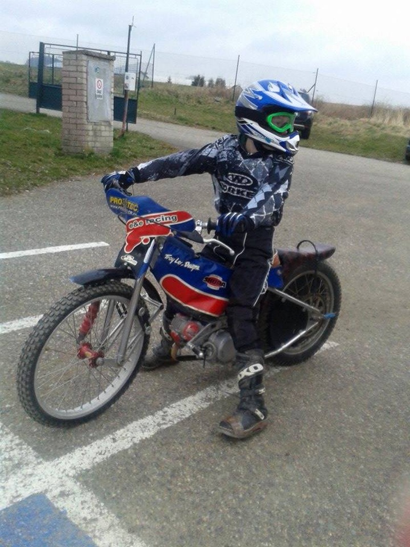 Adam Bím se chystá vyjet na ovál