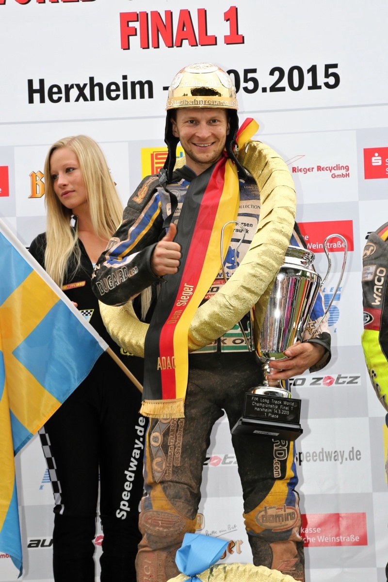 Joonas Kylmäkorpi se zlatou přilbou ADAC