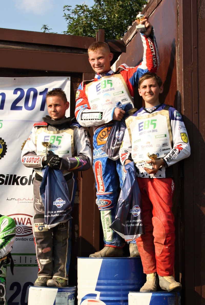 Karol Zupinski, Petr Chlupáč a Jan Kvěch na stupních vítězů