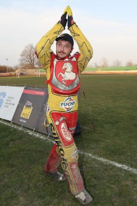 Václav Milík si ve čtvrtek řekl o místo v sestavě pro play-off a v neděli se s Martinem Vaculíkem popral o slovenskou zlatou přilbu