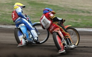 Vzhledem k přeložení polského play-off by se Václav Milík (modrá) a Eduard Krčmář ve čtvrtek střetnout nemuseli