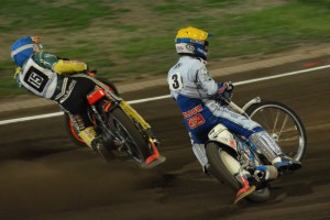 Zdeněk Holub (modrí) versus Nicki Pedersen