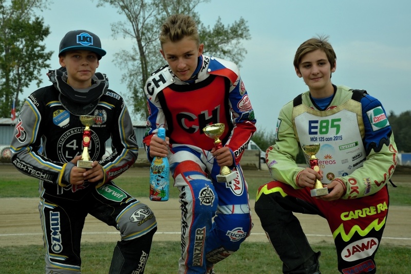 Denis Zielinski, Filip Šifalda a Jan Kvěch na stupních vítězů