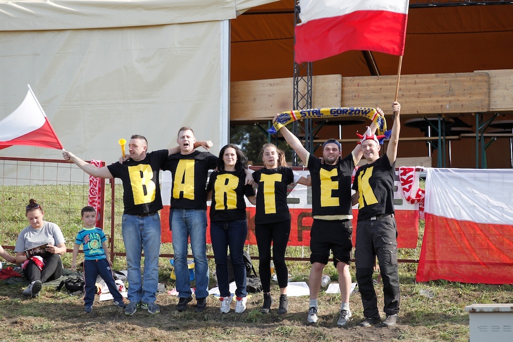 Polští fanoušci slaví titul Bartosze Zmarzlika