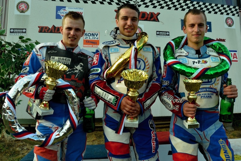 Nejlepší trio letošní juniorky: vicemistr Eduard Krčmář, šampión Zdeněk Holub a třetí Ondřej Smetana