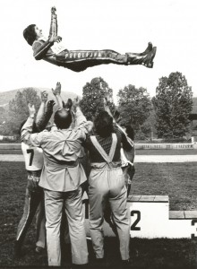 Ján Danihel si v květnu 1978 vychutnává triumf při závodě slovenského šampionátu v Žarnovici