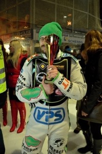 V saském Jonsdorfu vybojoval Hynek Štichauer svůj první letošní pohár již desátý den letošního roku - na startu série Drift-on-Ice nebude chybět ani přespříští neděli v Drážďanech