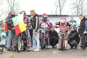 BP tým před výjezdem na svůj historicky první trénink - Fritz Wallner, Patrik Mikel a Martin Gavenda