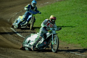 Ve čtvrté sérii Pardubice udeřily - Hynek Štichauer si jede pro tři body ve třinácté jízdě před Ondřejem Smetanou