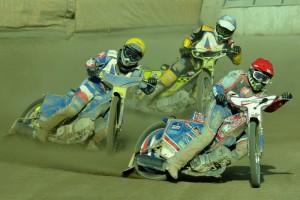 Na žarnovickém ovále s Ondřejem Smetanou a Michalem Škurlou za zády