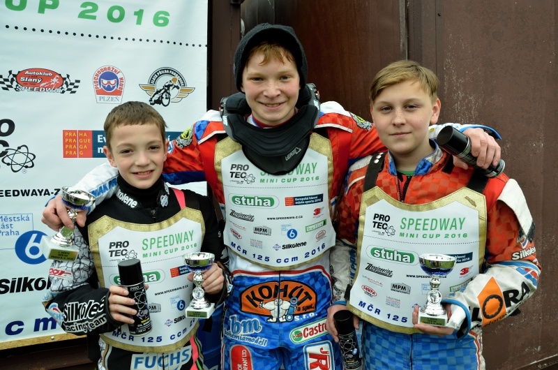 Pavel Kuchař, Petr Chlupáč a Daniel Šilhán na stupních vítězů