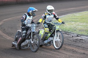 Úsilí pořadatelů zaplnit startovní listinu nechává v klidu Josefa France (modrá) i Michala Škurlu - oba mají svá místa jistá, navíc oba již zažili atmosféru SGP