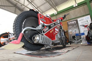 Tento motocykl za chvilku vytvoří s Matějem Kůsem v sedle nový rekord dráhy