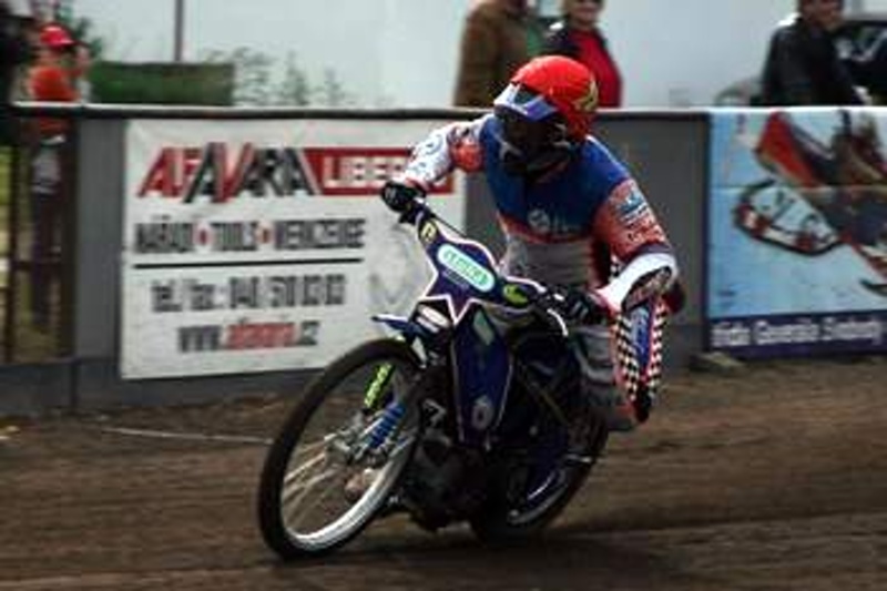 Byl konec října 2005, Antonín Kasper již třetí sezónu nezávodil, ale při Posledním nalévání v Liberci neodolal a znovu se posadil za řidítka motocyklu