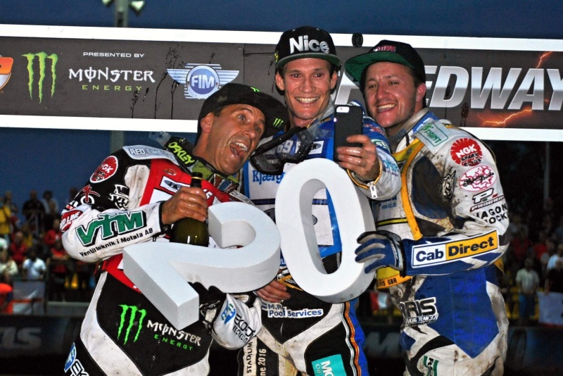 Greg Hancock, Jason Doyle a Chris Harris na stupních vítězů
