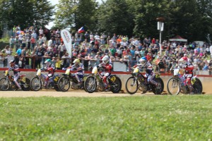 Rozjížďka s číslem jedna svedla na startovní rošt Čechy a Francouze