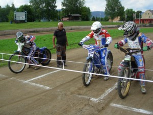 Start finálové jízdy s Lukášem Vinterem, Eduardem Krčmářem a Filipem Šifaldou