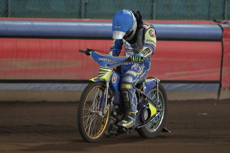 Čerstvý přeborník Ondřej Smetana si z Prahy odvezl kromě poháru také zadřený motor
