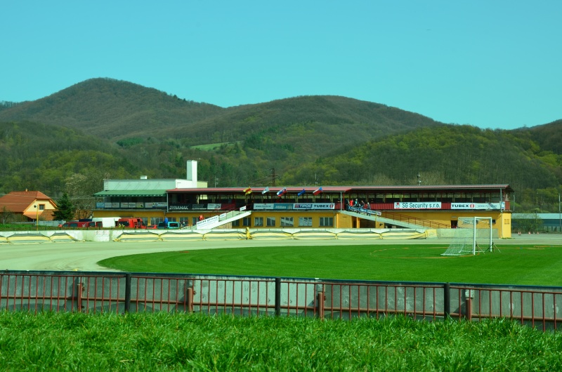 Městký stadión v Žarnovici čeká vskutku pořádná porce závodění