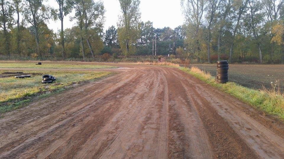 Za chvilku už tady budou bouřit motocykly
