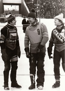 Zdeněk Kudrna, Milan Špinka a JIří Svoboda na nástupu v Kalininu 1982, odkud si odvezou stříbrné medaile