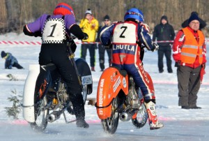 Start rozjížďky s číslem jedna - Lukáš Volejník (1) a Lukáš Hutla (2)