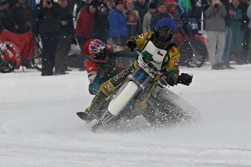 Josef Diviš naráží do motocyklu Martina Běhala