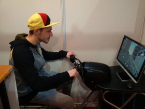 Václav Milík bude i nadále startovat na spojkách LZ, ale návštěvu stánku Alana Zubra si na Motosalónu ujít nenechal