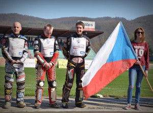 České trio na nástupu: zleva Josef Franc, Martin Gavenda a Martin Málek