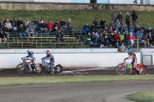 Tentokrát pásku přetrhnul Daniel Jeleniewski, který je již mimo záběr