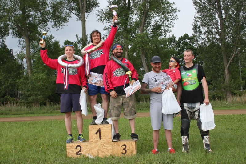 Flat track: zleva Daniel Plecháč, Aleš Plecháč, JIří Kraus, Václav Gehard a Jakub Matějíček