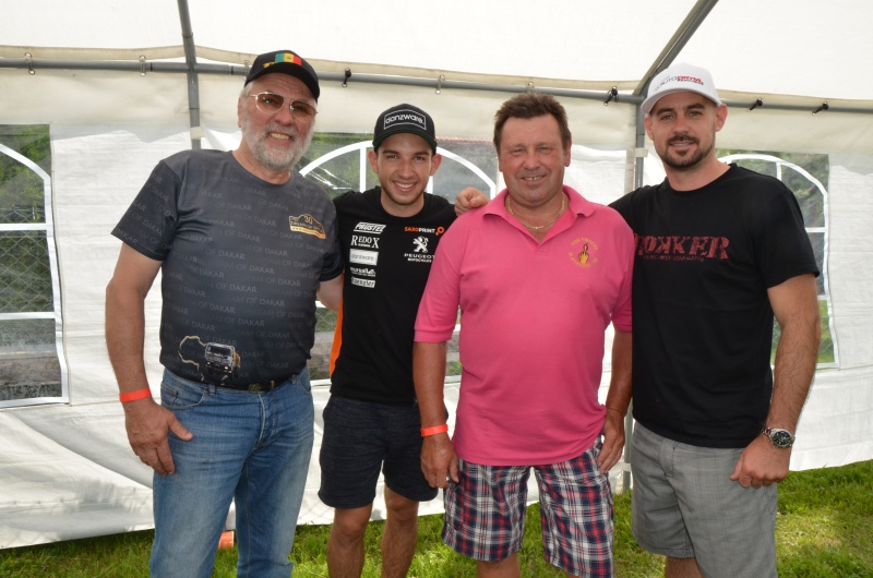 Elita našeho motoristického sportu před autogramiádou - zleva Jiří Moskal, Jakub Kornfeil, Jiří Štancl a Lukáš Dryml - na snímku bohužel chybí Josef Srnský