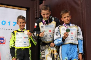 První pódium v Praze v srpnu 2017: zleva Vojtěch Šachl, Pavel Kuchař a Jaroslav Vaníček