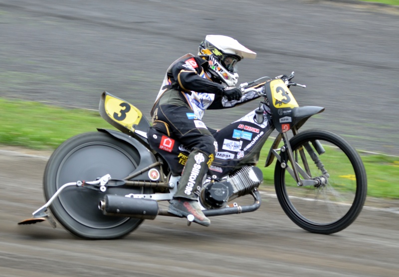 Josef Franc v Kopřivnici testoval dlouhodrážní motocykl při červnovém přeboru