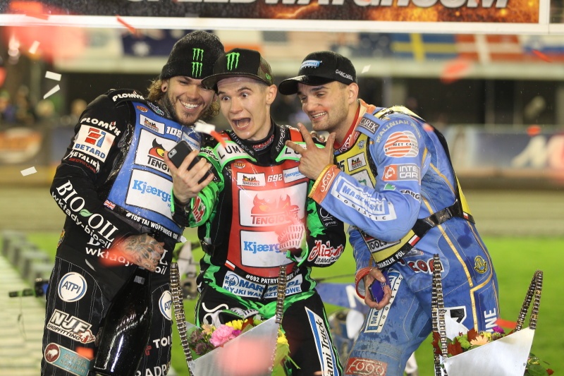 Tai Woffinden, Patryk Dudek a Bartosz Zmarzlik na stupních vítězů