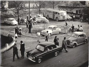 Mesto bolo doslova zaplavené autami