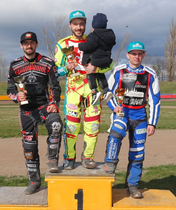 Jan Kvěch, Václav Milík a Eduard Krčmář na pódiu | foto Pavel Fišer