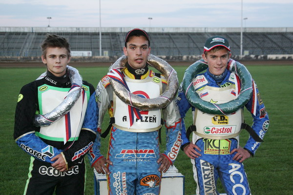 Stupně vítězů: Hynek Štichauer, Filip Šitera, Martin Vaculík.