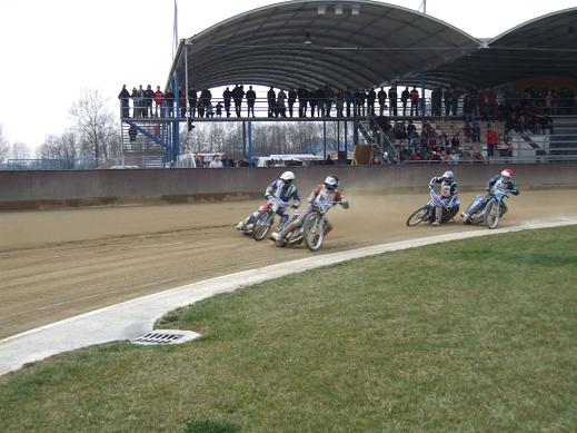 Michael Hádek s Dominikem Jechem na čele.