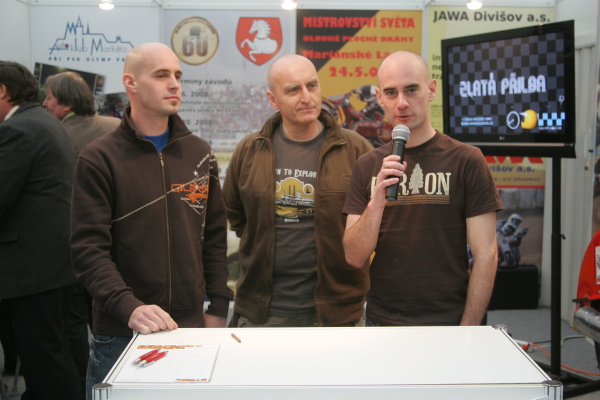 Na otázky Standy Berkovce odpovídali rovněž bratři Drymlovi.