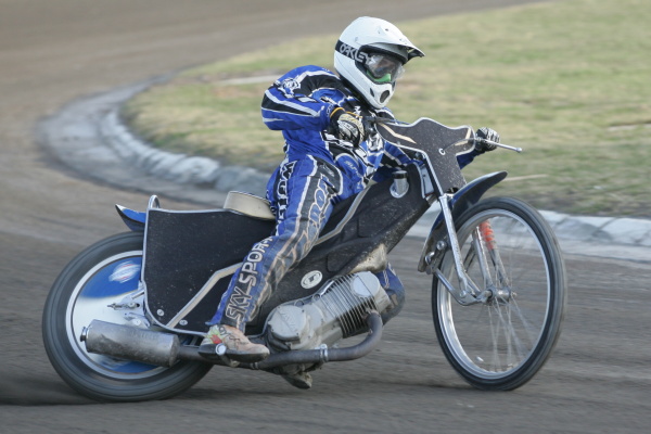 Adam Vandírek v acki během úterního tréninku.