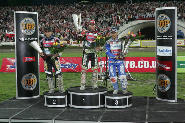 Greg Hancock, Leigh Adams a Nicki Pedersen na stupních vítězů.