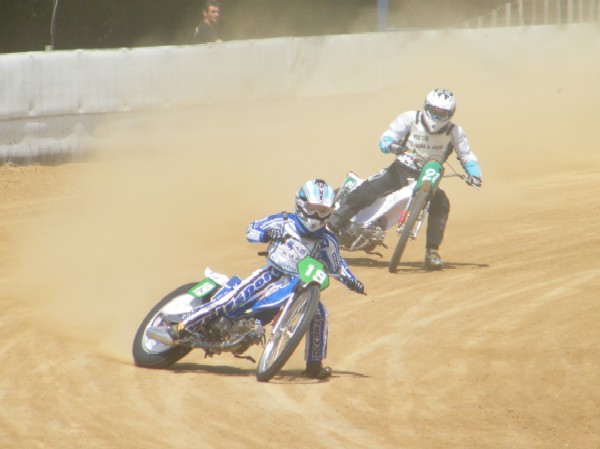 Jordan Dubernard se Shupou na čele jízdy.