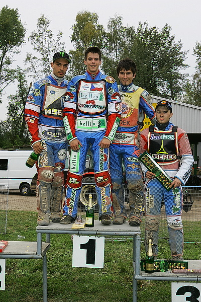 Stupně vítězů: Filip Šitera, Matěj Kůs, Michael Hádek a Martin Gavenda.