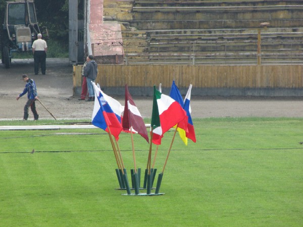 Česká vlajka zavlaje ve Lvově o měsíc déle.