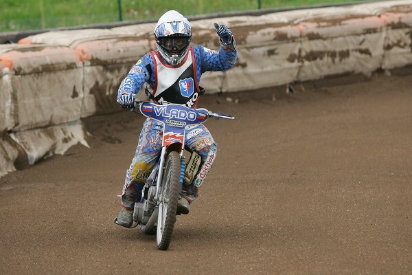 Vladimír Višváder jede dál.