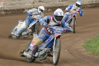 Svůj jediný start v loňské extralize proměnil ve vítězství před Piotrem Dymem a Michaelem Hádkem.