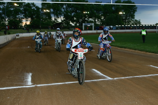 Mšeno má výtečný nástup do extraligy.