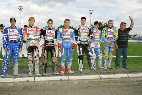 Praha: Zdeněk Simota, Jaroslav Hladký, Ondřej Veverka, Renat Gafurov, Matěj Kůs, Josef Franc, Michal Mitko a Vladimír Vopat.