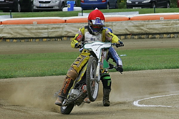 Michal Škurla zůstal na čele půrběžné klasifikace.